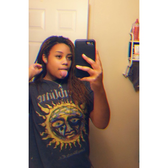 Meet your Posher, Kiya🖤 - Picture 4 of 5